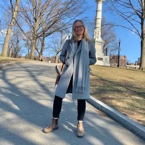 Meet your Posher, Claire